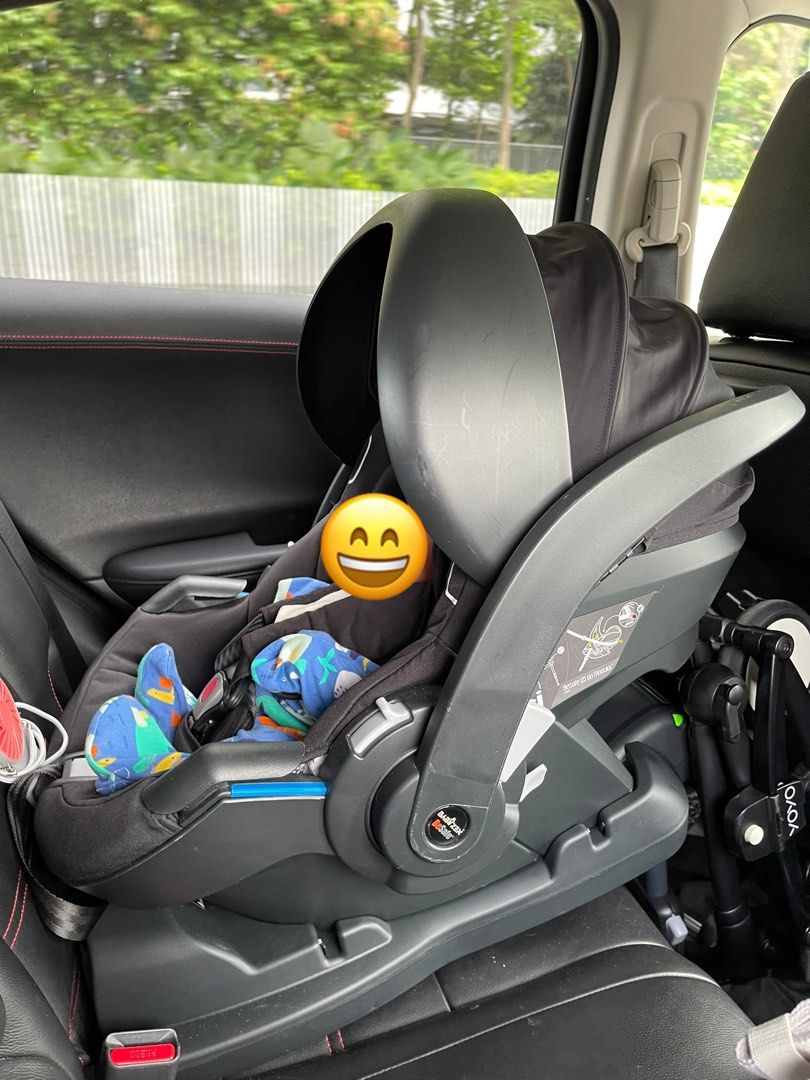 Bundle Sale Babyzen BeSafe baby car seat isofix base