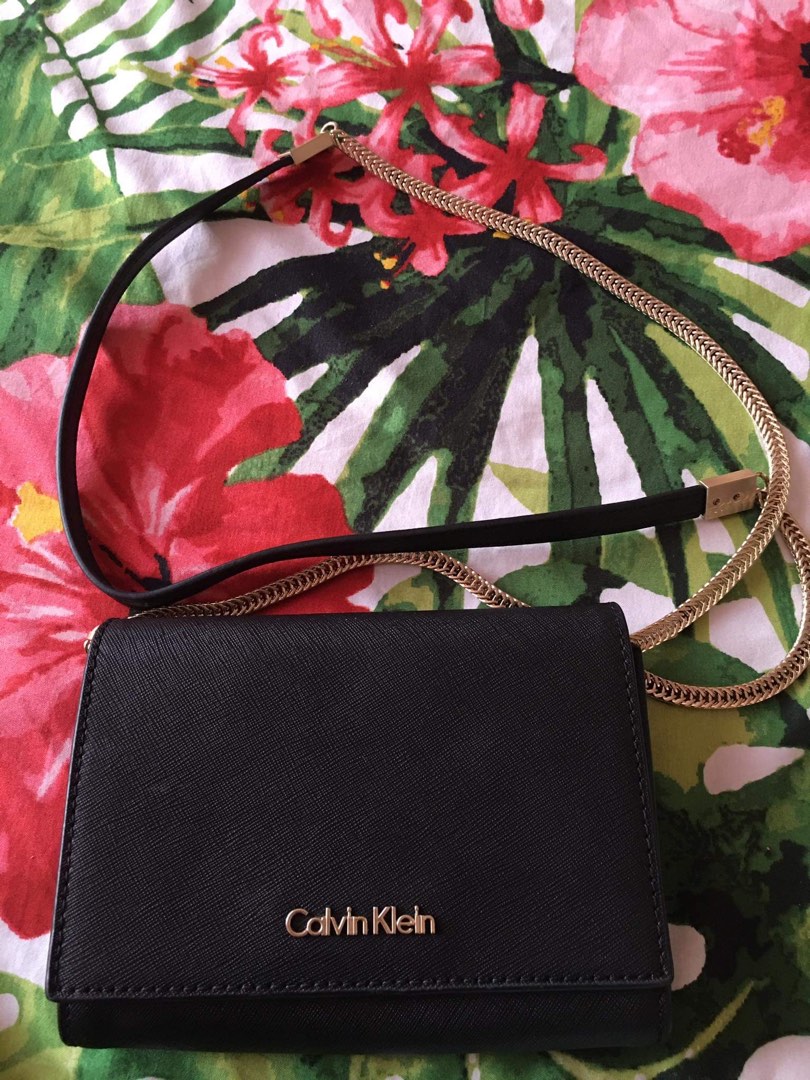 calvin klein crossbody bag, Women's Fashion, Bags & Wallets, Crossbody