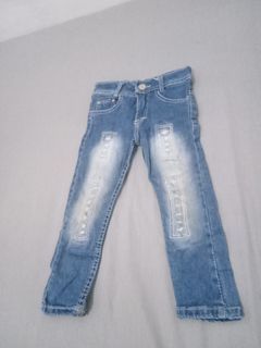 Celana jeans anak perempuan