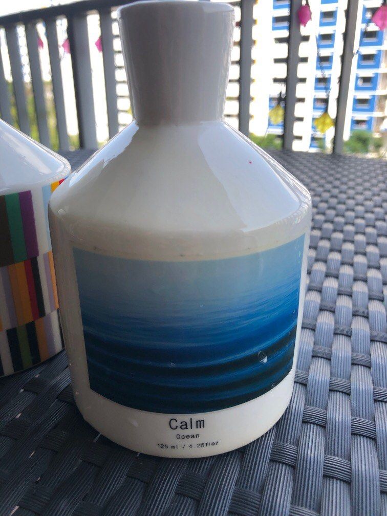 Ceramic Diffuser (Category: Vases & Decorative Bowls) located in Singapore. Submitted by paires (Listing ID 1205070957, Image 2). Description: Each $20 but get all 3 for $50 only up for grabs!! From barn and potters .