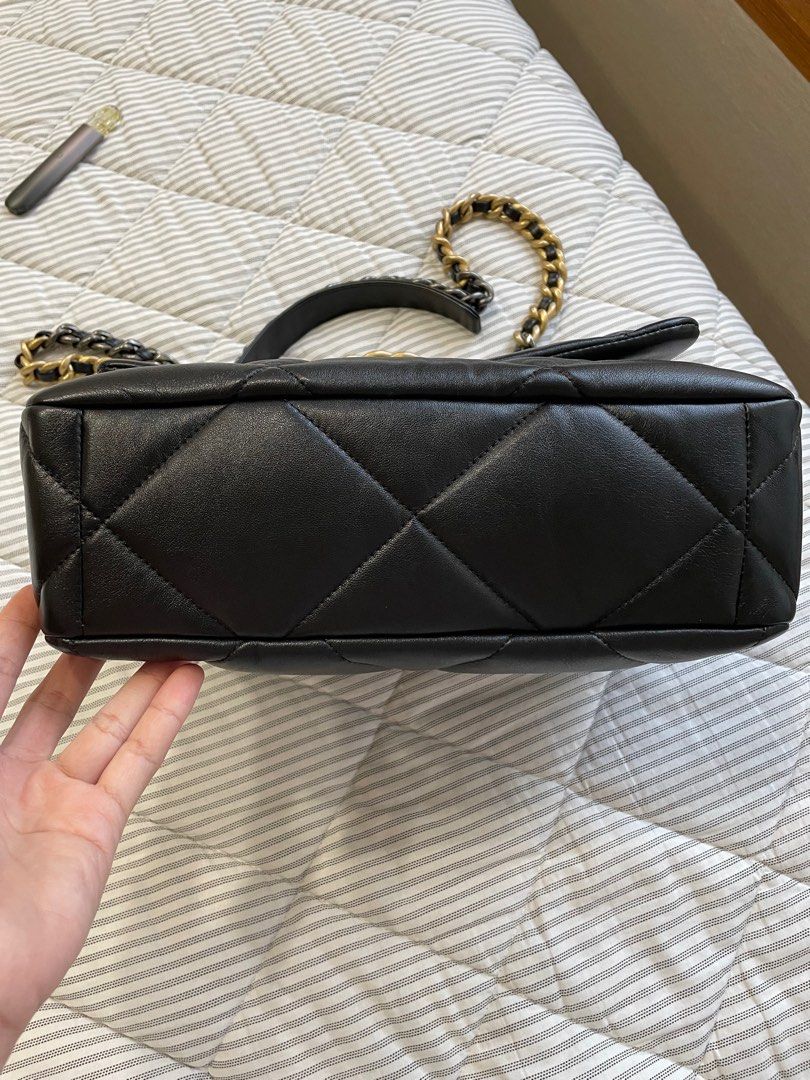 Chanel 19 Flap Bag Large Lamb Black