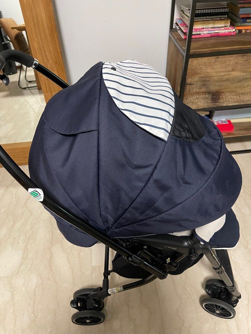 Combi, lightweight, reversible, one hand fold stroller, Babies & Kids