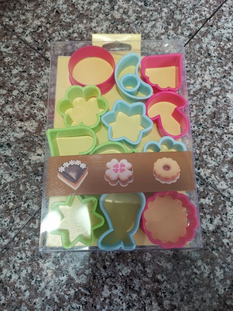 Cookie Cutter (Category: Bakeware) located in Singapore. Submitted by dovin (Listing ID 1205189821, Image 1). Description: - Have a few stocks, can give discount if buy more.