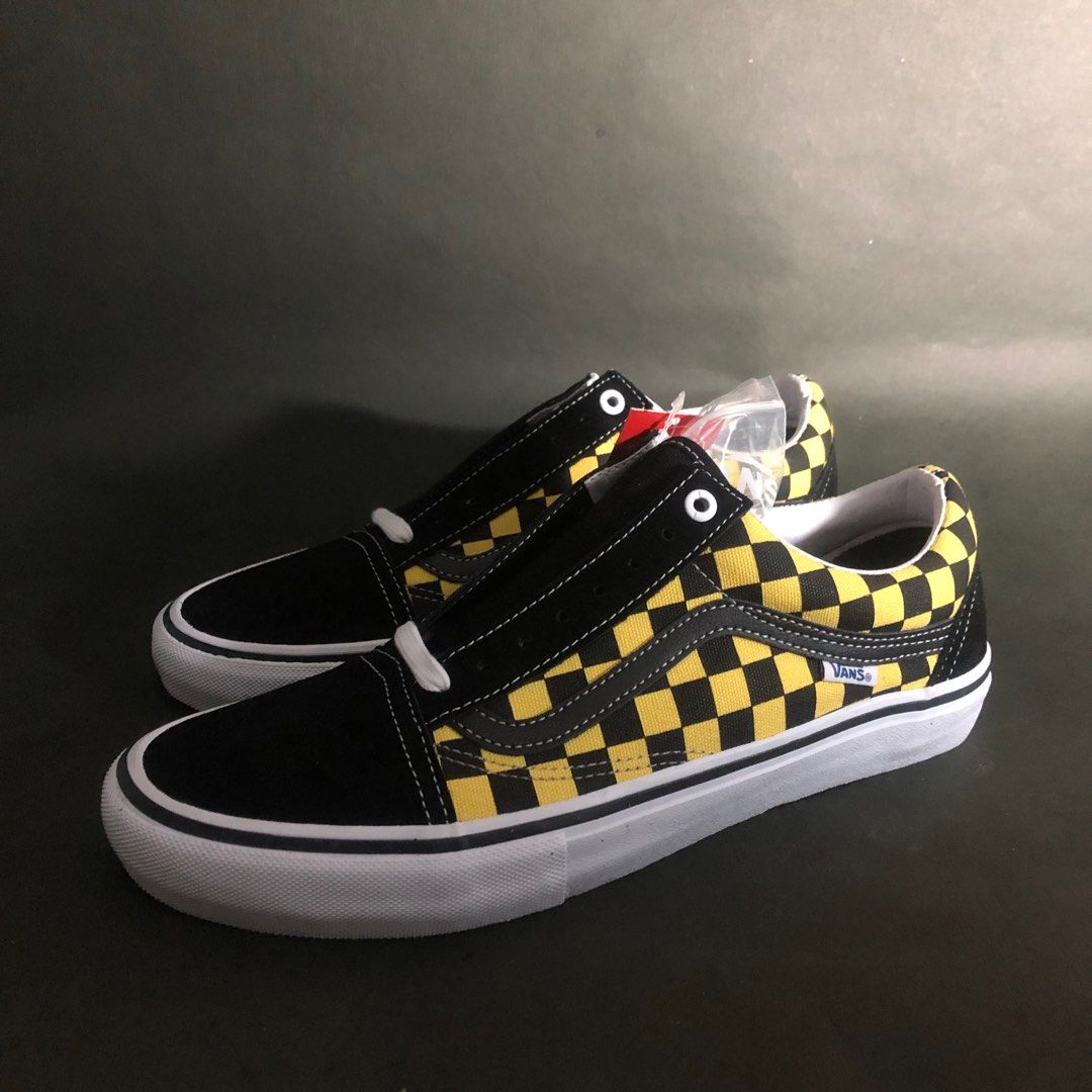 DISKON GEDE VANS OLD SKOOL PRO CHECKERBOARD YELLOW ORIGINAL, Fesyen Pria,  Sepatu , Sneakers di Carousell