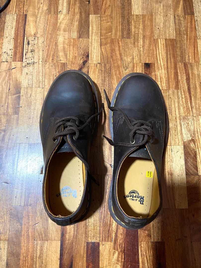 Dr Martens 1461 Crazy Horse (Category: Flats & Sandals) located in Paranaque City. Submitted by ctchuchi (Listing ID 1205155781, Image 3). Description: Used only 3 times in short errands, still good as new, no heel drags. Bought from Dr Martens international website. My dad threw out the box accidentally. Can send more pics or videos. Price negotiable. Rfs: Unloading shoes and also I think a smaller size would fit me better.