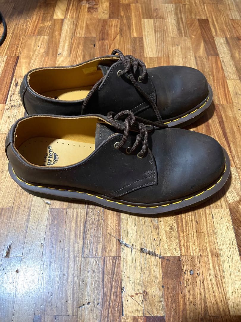 Dr Martens 1461 Crazy Horse (Category: Flats & Sandals) located in Paranaque City. Submitted by ctchuchi (Listing ID 1205155781, Image 2). Description: Used only 3 times in short errands, still good as new, no heel drags. Bought from Dr Martens international website. My dad threw out the box accidentally. Can send more pics or videos. Price negotiable. Rfs: Unloading shoes and also I think a smaller size would fit me better.