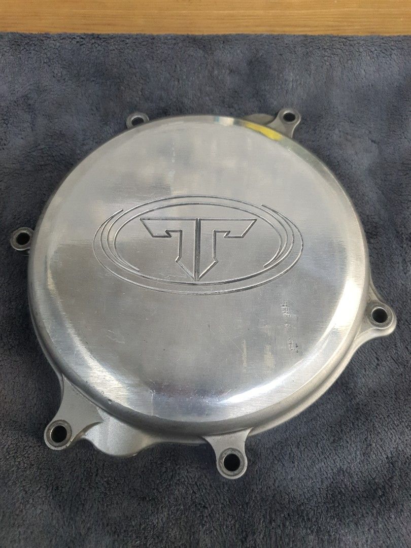 Drz clutch cover, Motorcycles, Motorcycle Accessories on Carousell