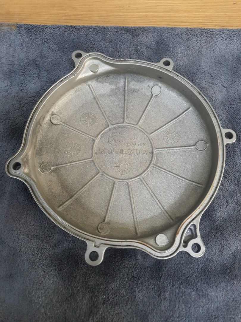 Drz clutch cover, Motorcycles, Motorcycle Accessories on Carousell