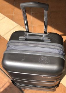 Elle 2025 luggage malaysia