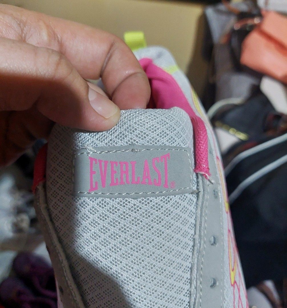 everlast hiking shoes