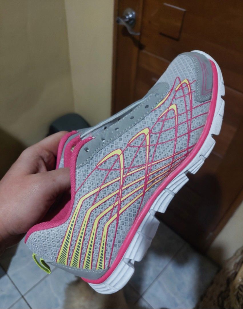 Everlast shoes, Women's Fashion, Footwear, Sneakers on Carousell