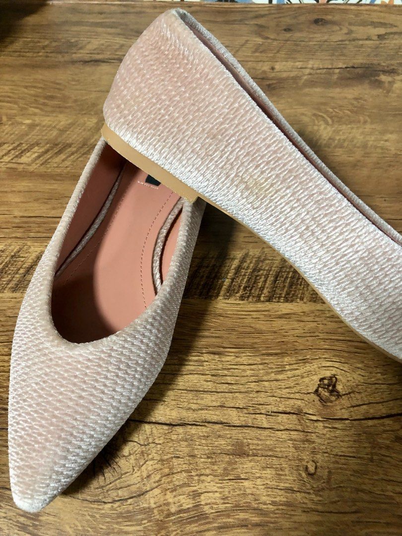Zalora Flat Shoes Women s Fashion Footwear Flats on Carousell