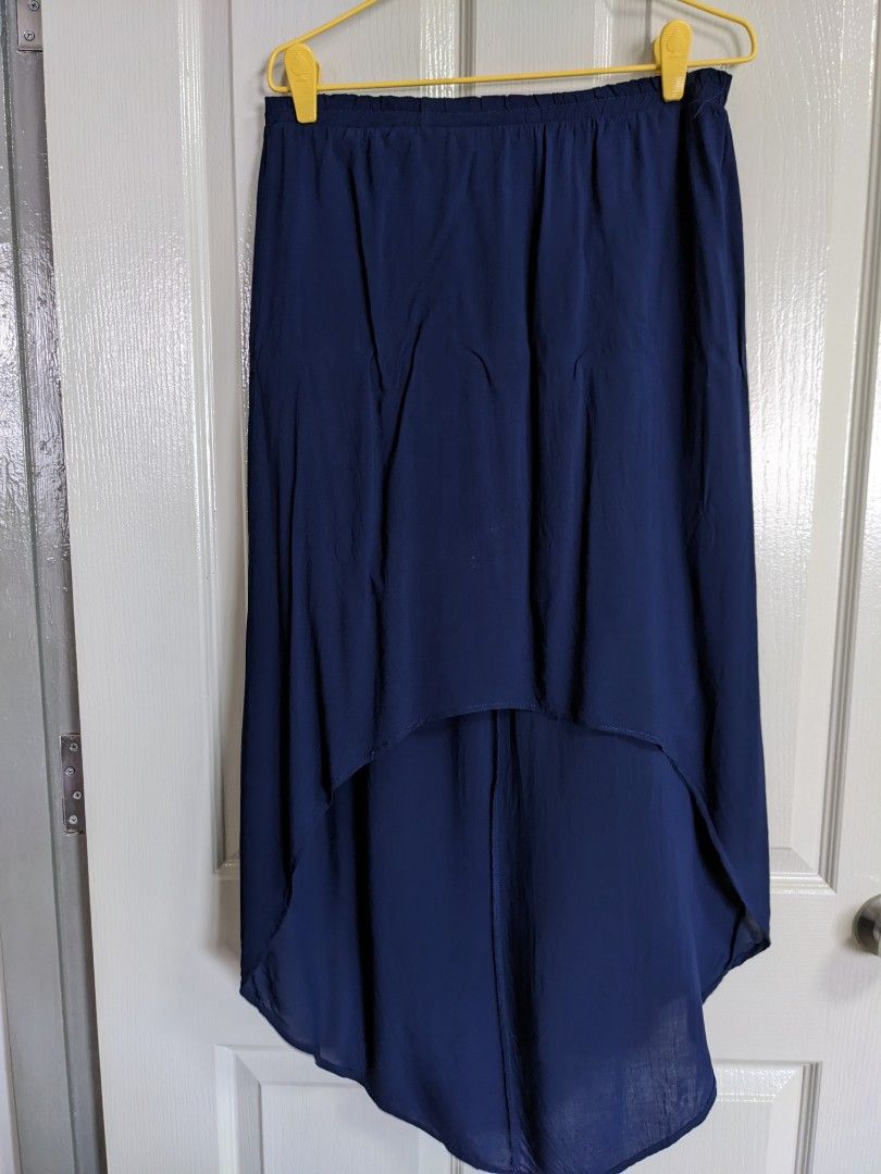 Forever 21 Navy asymmetrical skirt in Size S Women s Fashion