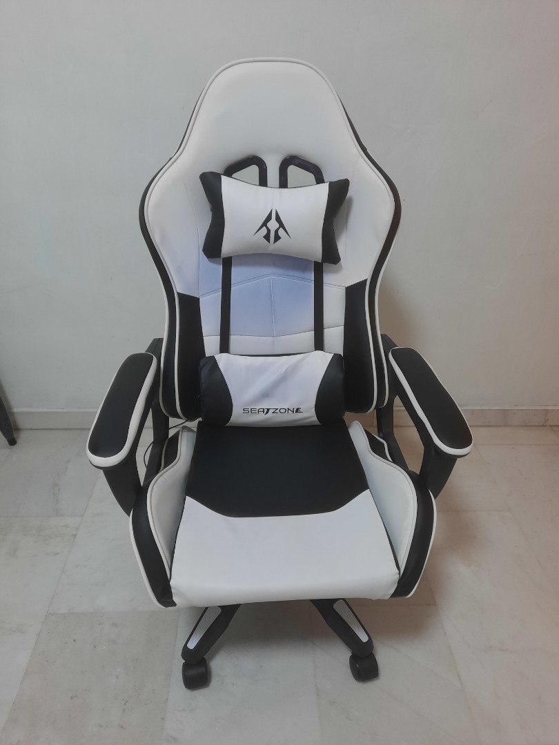 Gaming Chair, Furniture & Home Living, Furniture, Chairs on Carousell