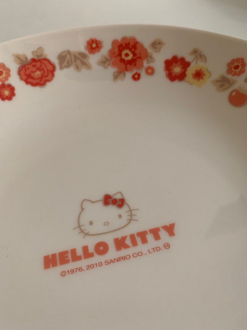 Hello Kitty Huge Bowl Plate (Category: Dinnerware & Cutlery) located in Rodriguez. Submitted by peanutb (Listing ID 1205102256, Image 2). Description: .