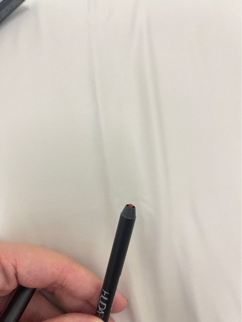 HUDA Beauty Lip Liner ICON, Beauty & Personal Care, Face, Makeup on Carousell