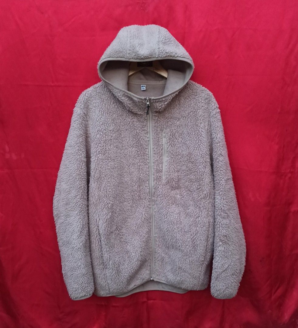 Jacket uniqlo sherpa Fesyen Pria Pakaian Atasan di Carousell