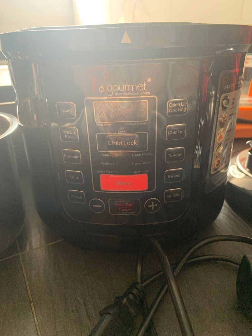 La gourmet pressure cooker, TV & Home Appliances, Kitchen Appliances