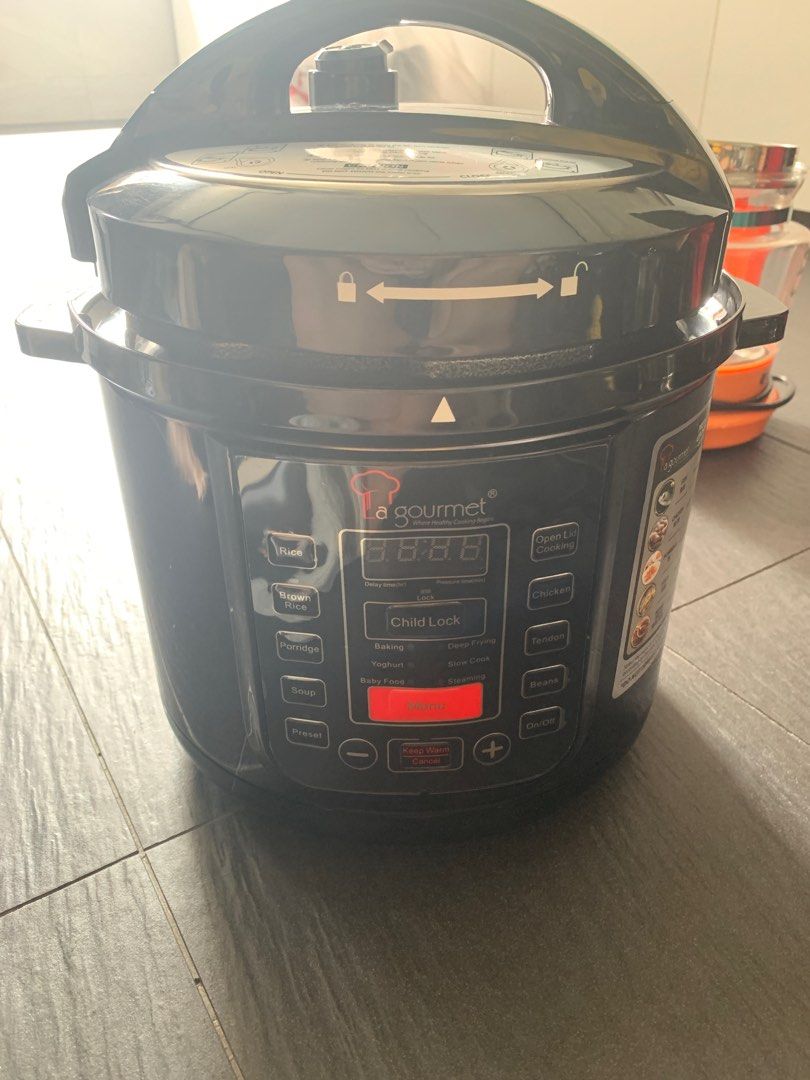 La gourmet pressure cooker, TV & Home Appliances, Kitchen Appliances