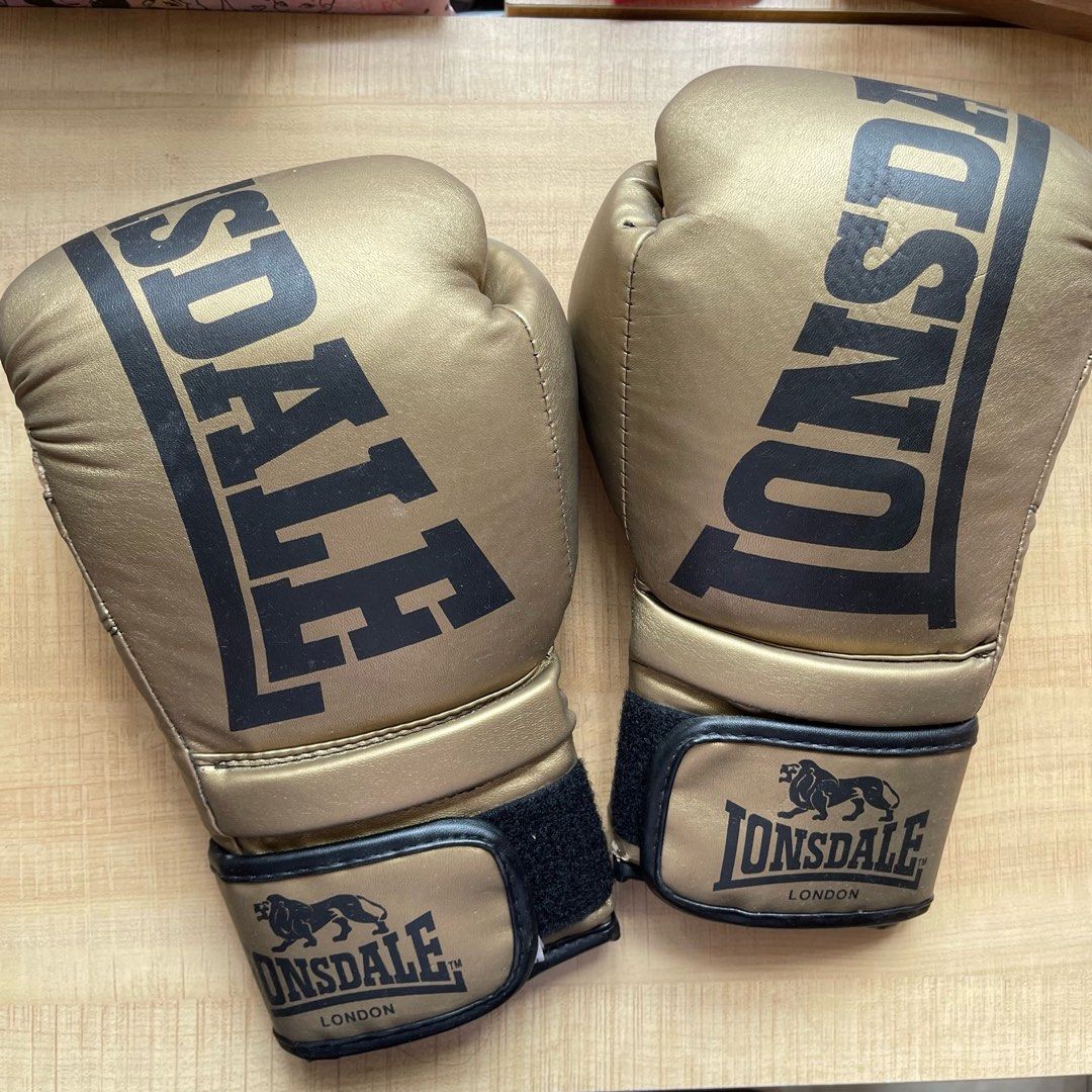 SALE Lonsdale Limited Edition Boxing Gloves Sports Equipment