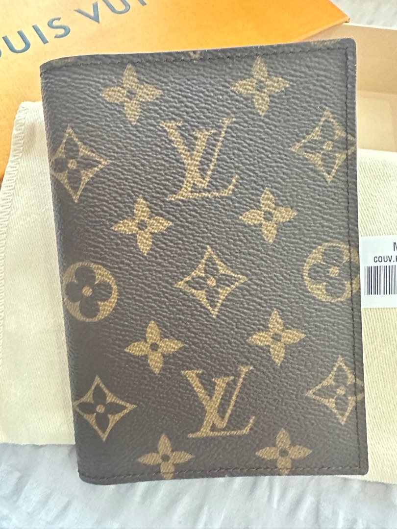 Louis Vuitton Passport Cover, Men's Fashion, Watches & Accessories
