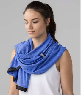 Lululemon Customizable Snap Scarf  Vinyasa