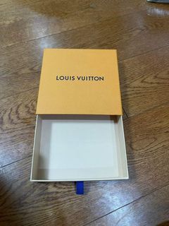 LV Box and paperbag
