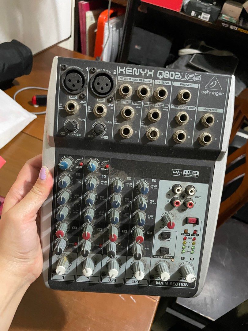 Mixer Behringer xenyx q802usb, Musik & Media, Alat di Carousell