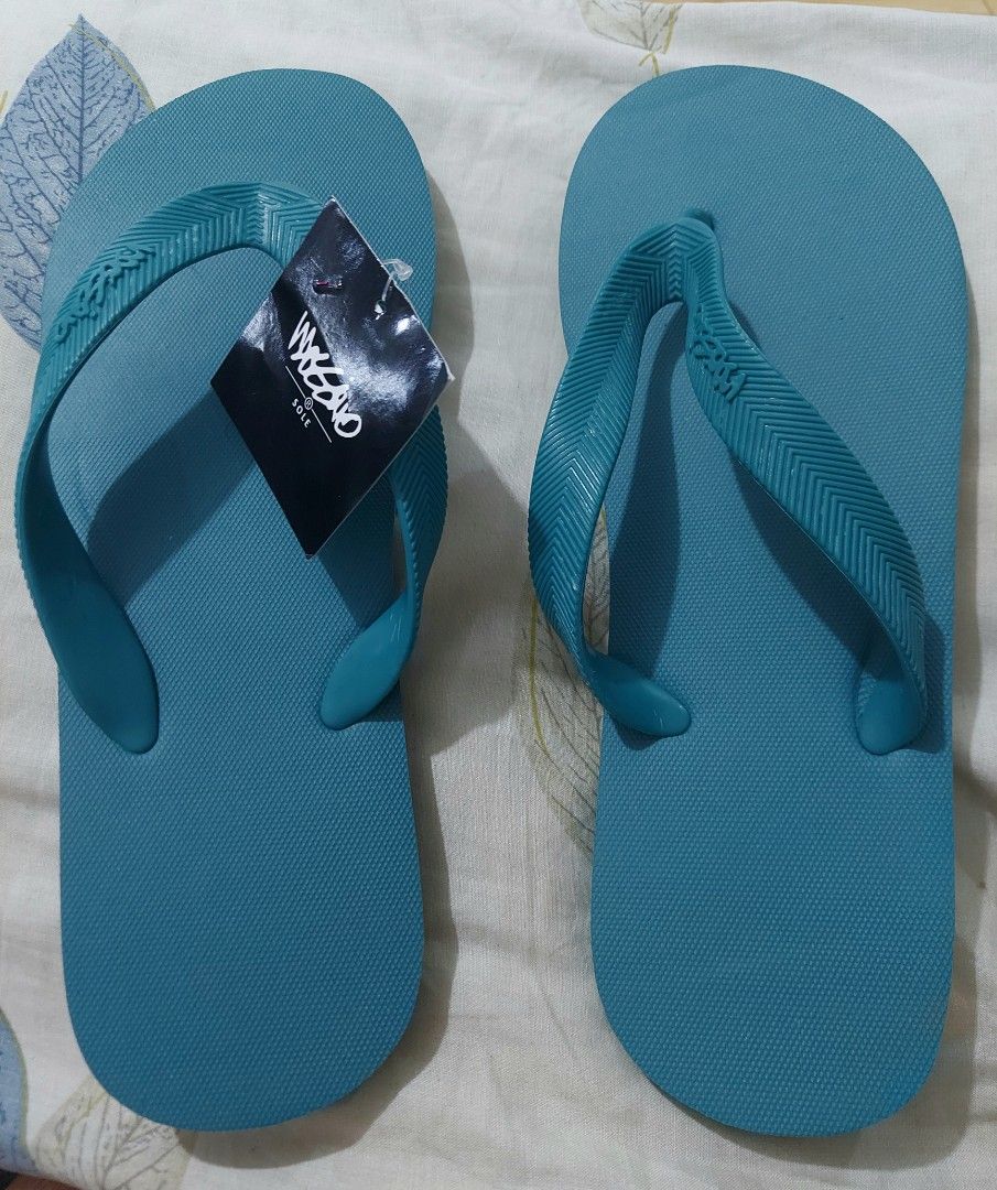 Mossimo men s slippers size 10 11 Men s Fashion Footwear