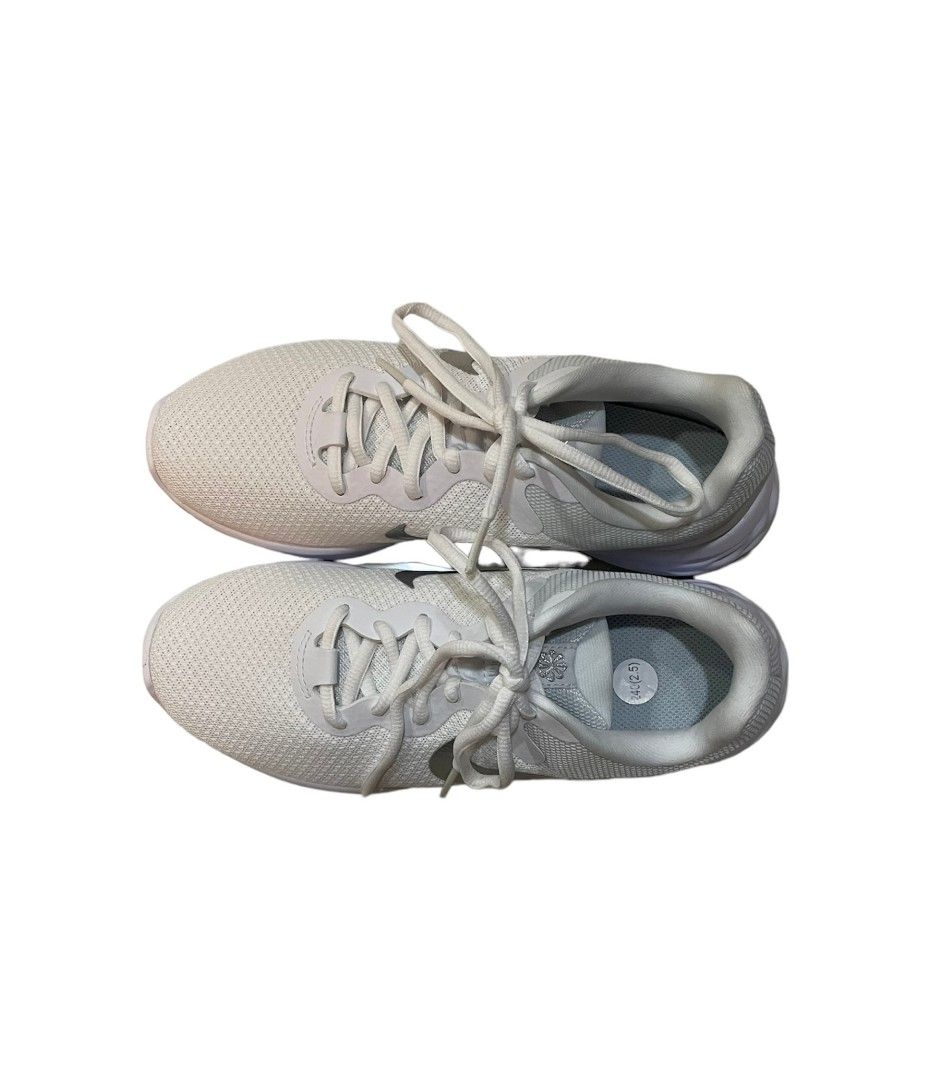 nike knit shoes white