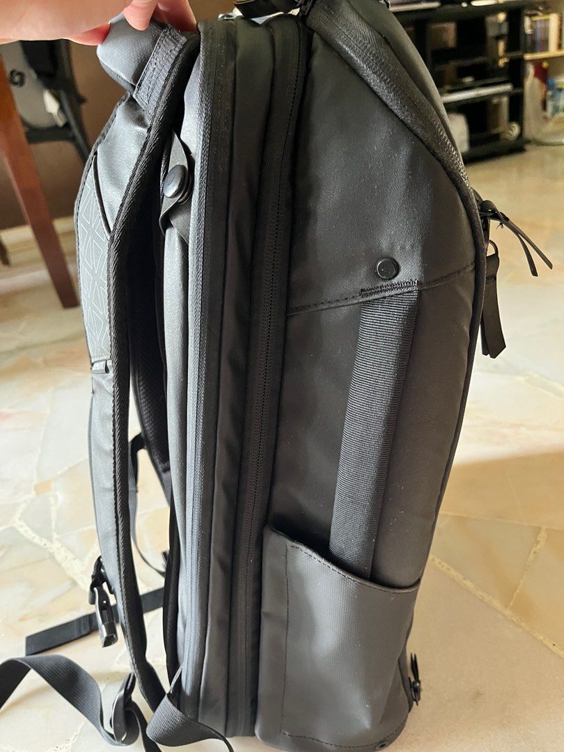 Nomatic Backpack (20L), Men's Fashion, Bags, Backpacks on Carousell