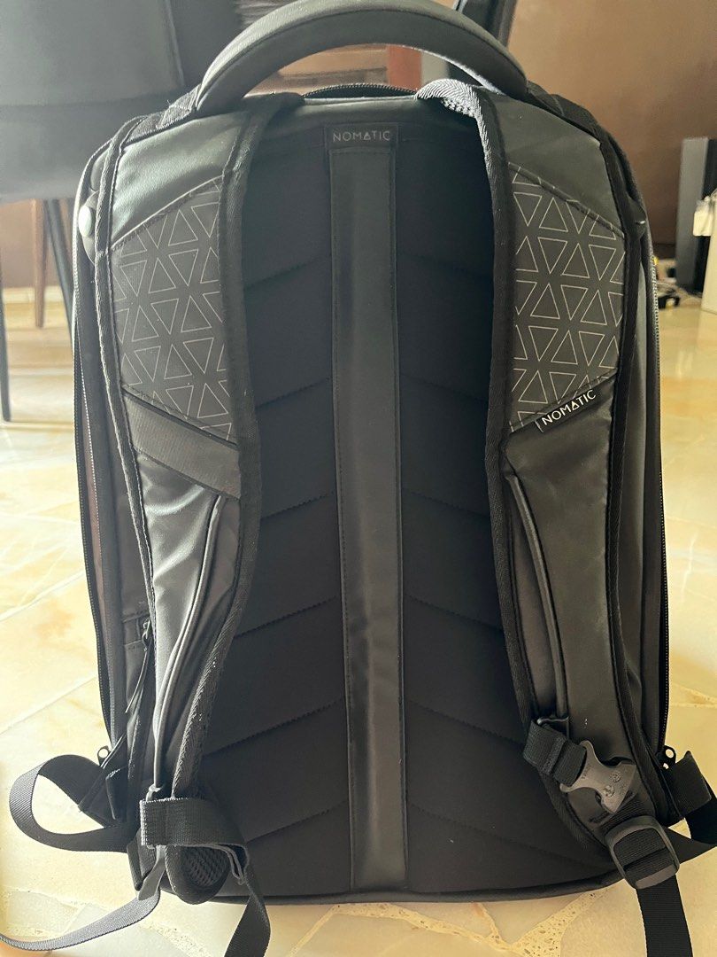Nomatic Backpack (20L), Men's Fashion, Bags, Backpacks on Carousell