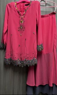 (Category: ) located in . Submitted by RaamPrelovedCloset (Listing ID 1205097265, Image 1). Description: .