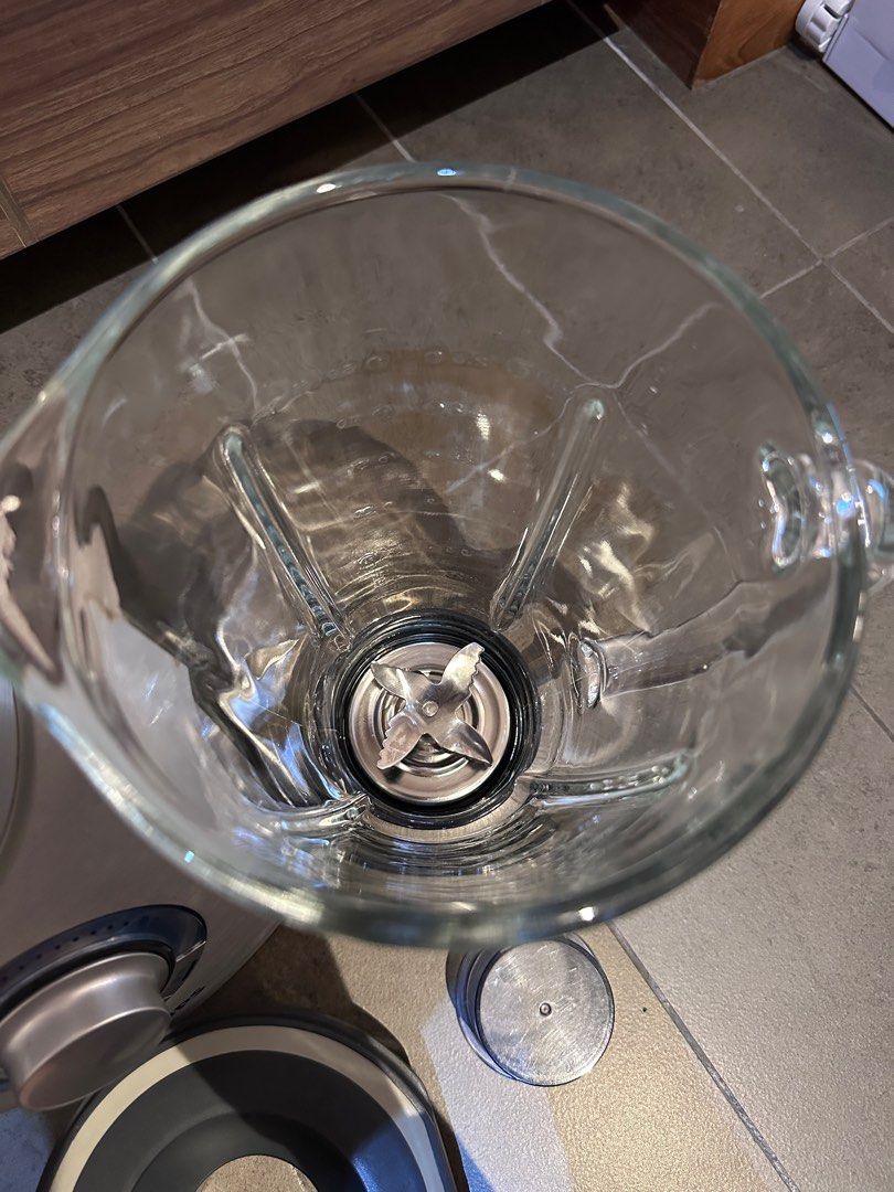 PHILIPS 750W blender suitable for Ice, TV & Home Appliances, Kitchen