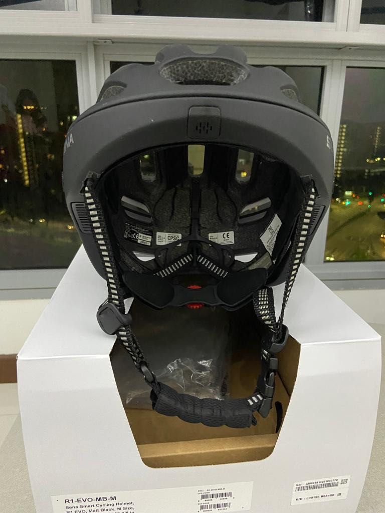 R1-EVO Sena Smart Cycling Helmet, Sports Equipment, Bicycles & Parts