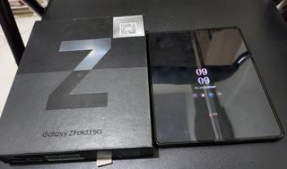 Samsung Galaxy Z Fold 3 256G Lady Owned