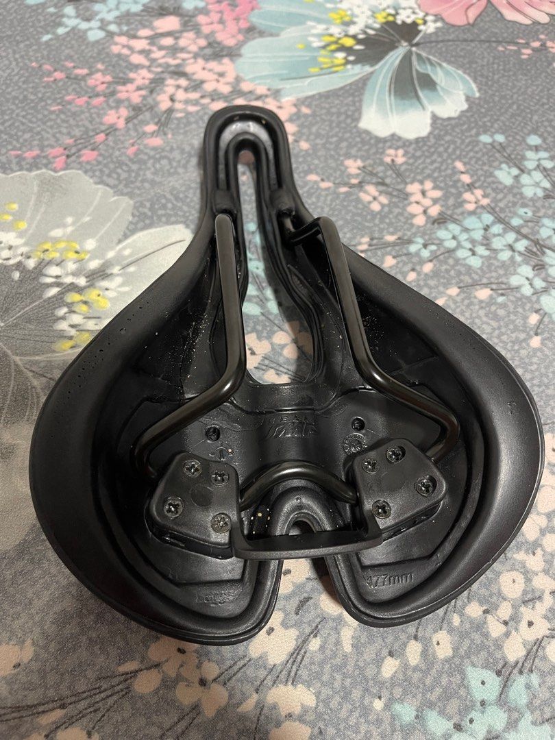SELLE SMP saddle size trk Large, Sports Equipment, Bicycles & Parts