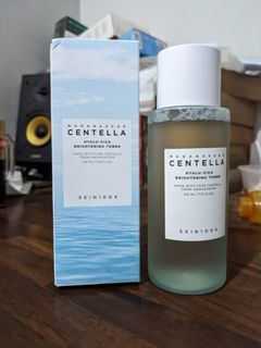 SKIN1004 Madagascar Centella Hyalu Cica Brightening Toner Full size 210ml
