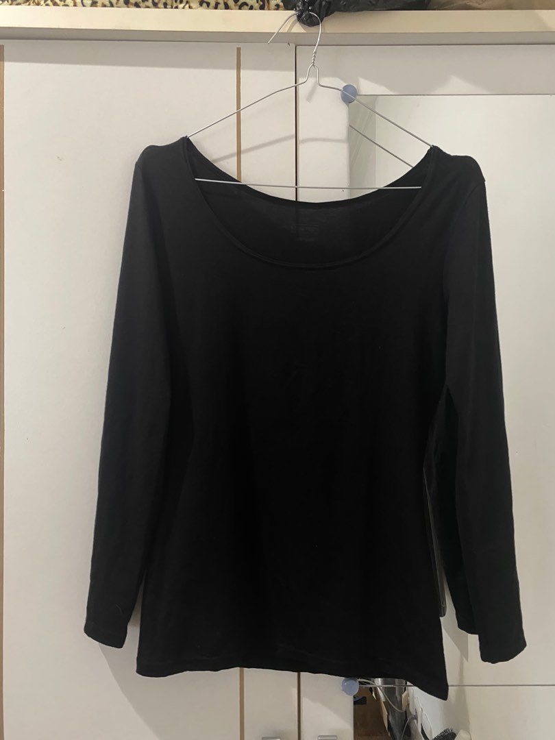 UNIQLO Heattech Black, Women's Fashion, Women's Clothes, Tops on Carousell