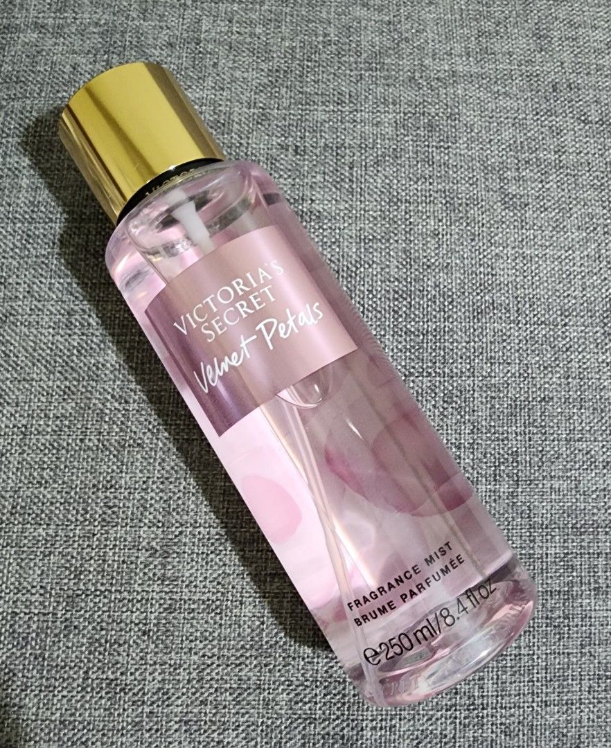 Victoria's Secret Victoria's Secret Velvet Petals Fragrance Mist