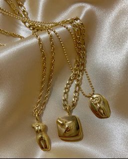 (Category: ) located in . Submitted by lanncollectionn (Listing ID 1205349616, Image 1). Description: .