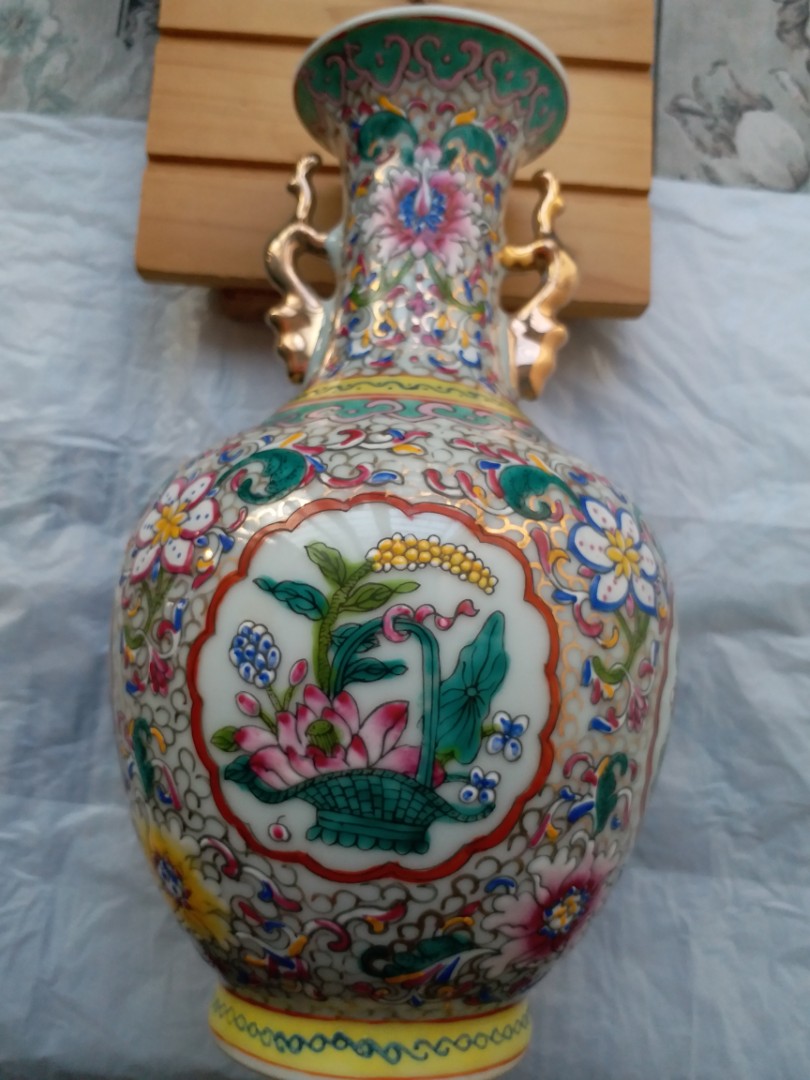 大清乾隆年製底款- 粉彩描金陶瓷花瓶花樽, 興趣及遊戲, 收藏品及 