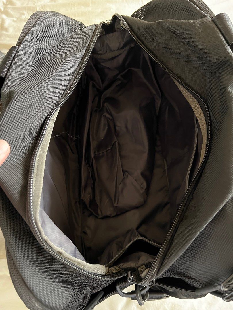 Aer Gym Duffel Bag Black, Men's Fashion, Bags, Sling Bags on Carousell