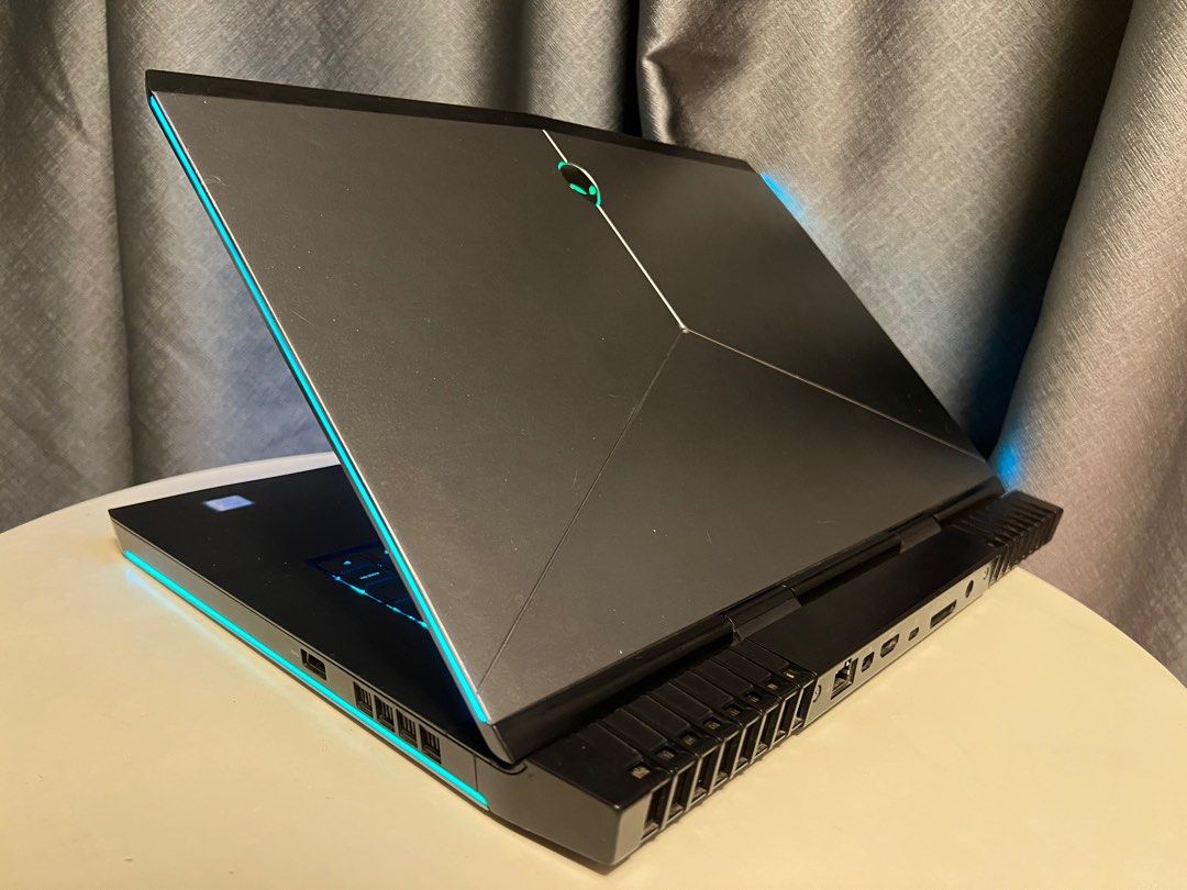 U.P. 3199 Alienware 15 R3 1070 i7 Premium Gaming Laptop