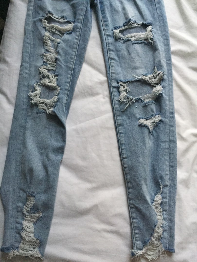american eagle jeans ripped in the back