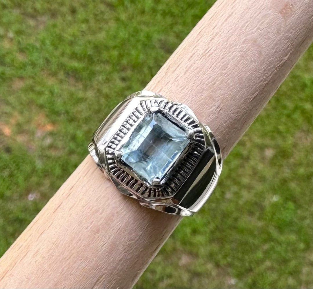 Men's aquamarine top pinky ring