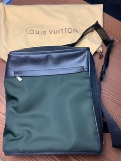 LV Discovery Backpack Organiser, Men's Fashion, Bags, Backpacks on Carousell