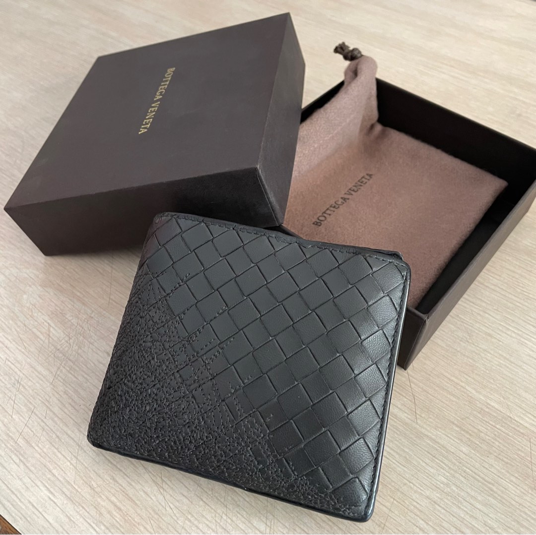 Bottega Veneta Men s Wallet in Black Limited Italy Design Luxury Bags Wallets on Carousell