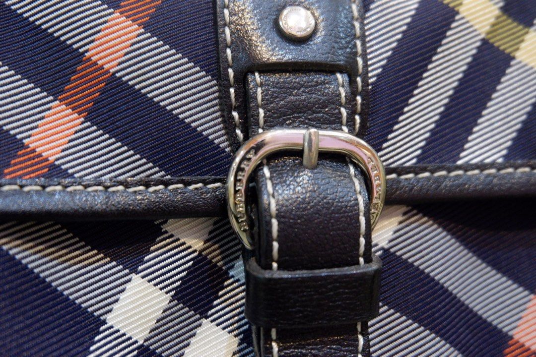 Burberry Camera Bag Blue Label Japan (Category: Cross-body Bags) located in Iloilo. Submitted by chringgg (Listing ID 1205248132, Image 2). Description: •bought from a thrift shop in japan last month •AUTHENTIC — i dont use fakes •mint-excellent condition •no flaws to mention bought ¥35000 (around 17500 pesos) selling only 15000 price slightly negotiable but if you lowball i will not reply 😄.