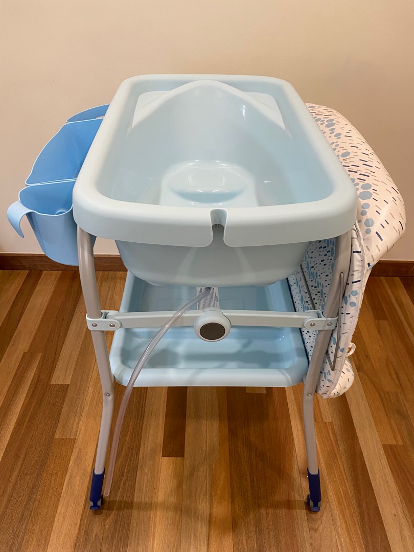 Chicco Cuddle and Bubble bath and changing table, Babies & Kids